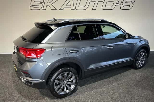 Volkswagen T-Roc (2020) thumbnail 3