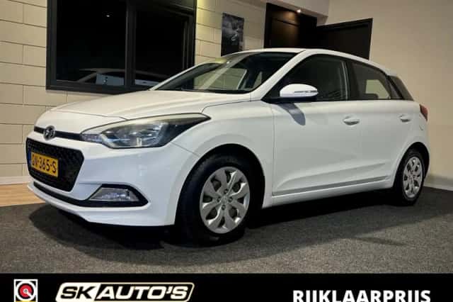 Hyundai i20 (2015) thumbnail 1