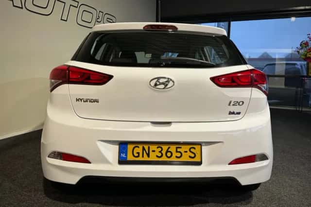 Hyundai i20 (2015) thumbnail 4