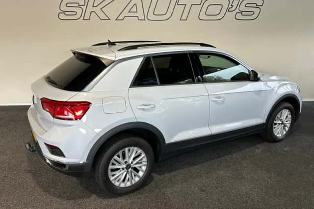 Volkswagen T-Roc (2020) thumbnail 3