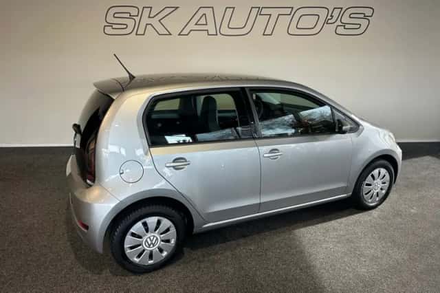 Volkswagen Up (2018) thumbnail 3