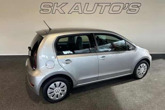 Volkswagen Up (2018) thumbnail 6