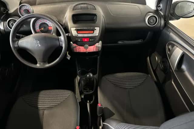 Peugeot 107 (2013) thumbnail 2