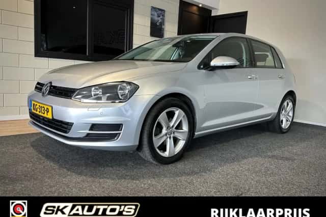 Volkswagen Golf (2015) thumbnail 1
