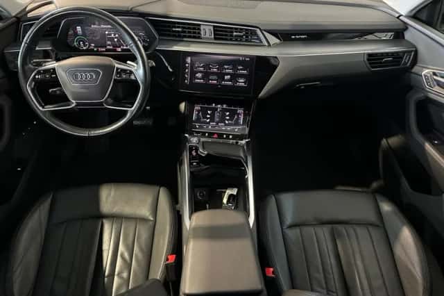 Audi e-tron (2019) thumbnail 2