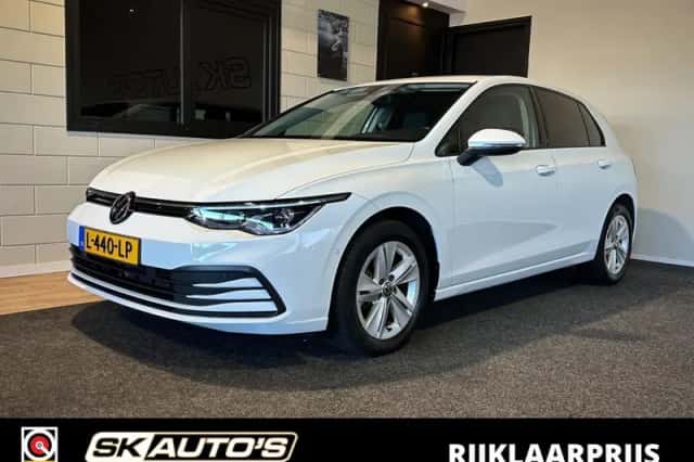 Volkswagen Golf (2021) thumbnail 1
