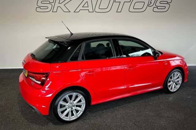 Audi A1 (2016) thumbnail 3
