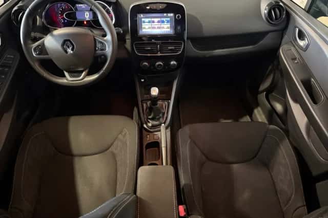 Renault Clio (2019) thumbnail 2
