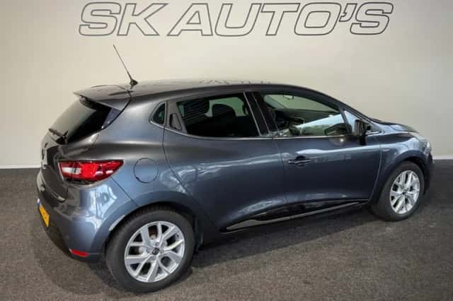 Renault Clio (2019) thumbnail 3