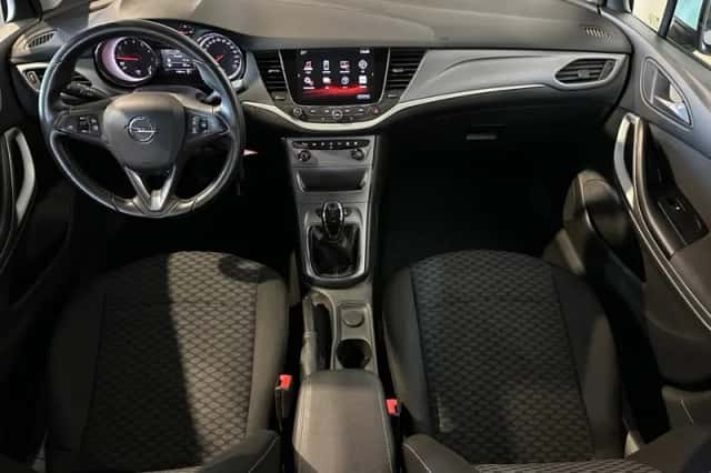 Opel Astra (2017) thumbnail 2