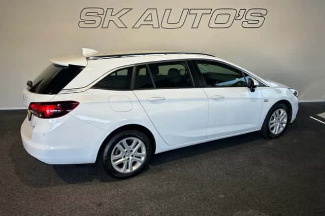 Opel Astra (2017) thumbnail 3