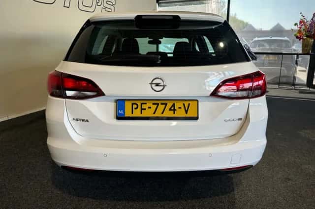 Opel Astra (2017) thumbnail 4