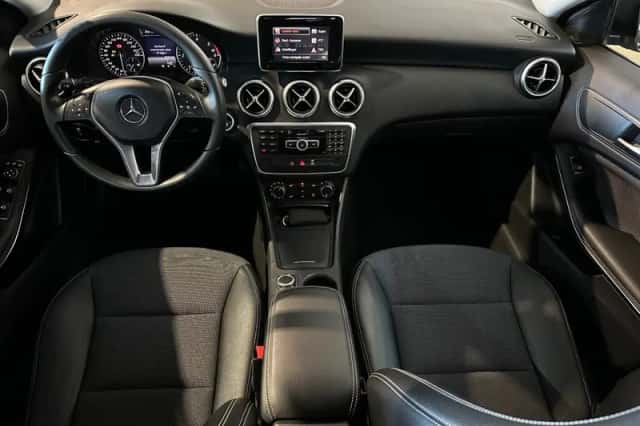 Mercedes-Benz A-Klasse (2015) thumbnail 2