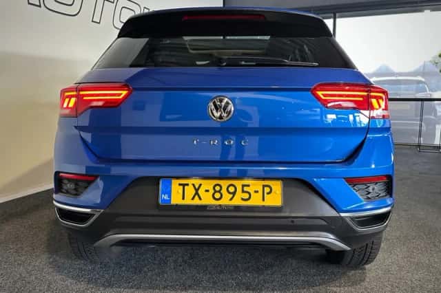 Volkswagen T-Roc (2018) thumbnail 4