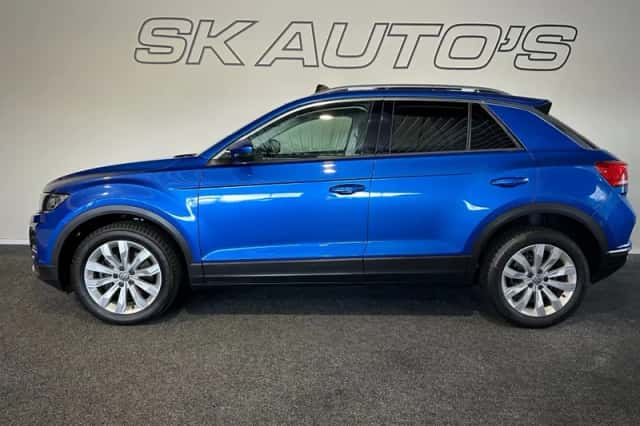 Volkswagen T-Roc (2018) thumbnail 5