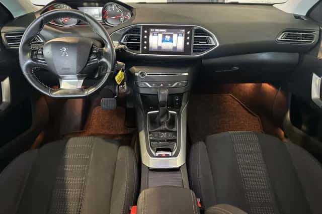 Peugeot 308 (2016) thumbnail 2