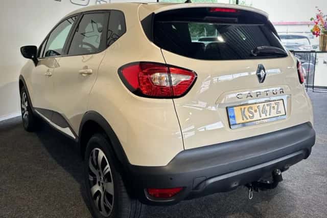 Renault Captur (2016) thumbnail 6