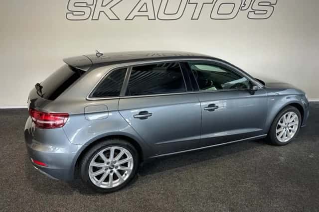 Audi A3 (2017) thumbnail 3