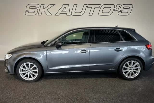 Audi A3 (2017) thumbnail 5