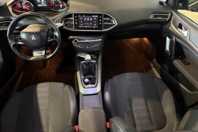 Peugeot 308 (2019) thumbnail 2