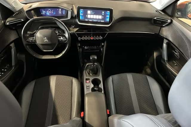 Peugeot 2008 (2021) thumbnail 2