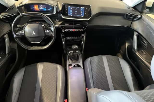Peugeot 2008 (2020) thumbnail 2