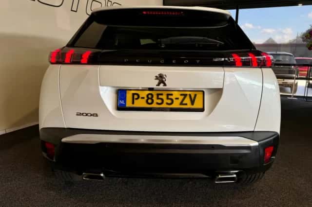 Peugeot 2008 (2020) thumbnail 4