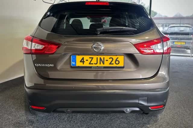 Nissan Qashqai (2015) thumbnail 4