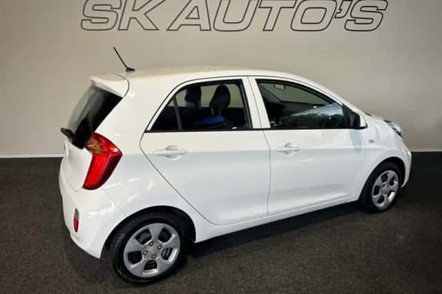 Kia Picanto (2013) thumbnail 3