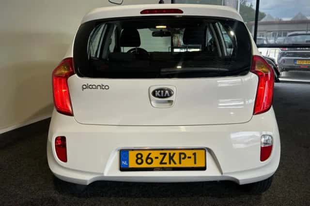Kia Picanto (2013) thumbnail 4