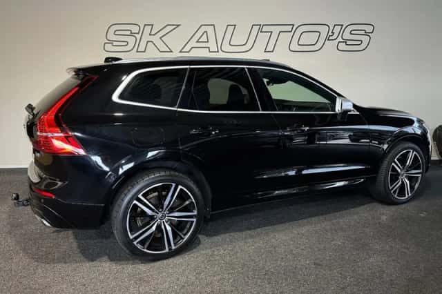 Volvo XC60 (2018) thumbnail 3