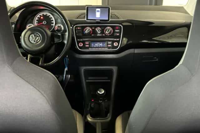 Volkswagen Up (2013) thumbnail 2