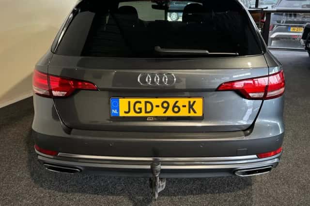 Audi A4 (2019) thumbnail 4