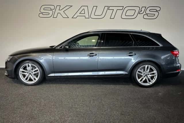 Audi A4 (2019) thumbnail 5