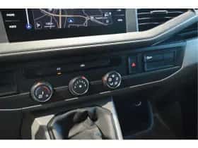 Volkswagen Transporter (2019) thumbnail 24