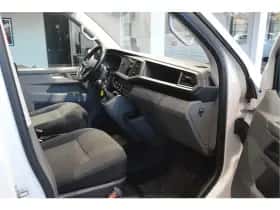 Volkswagen Transporter (2019) thumbnail 4