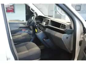 Volkswagen Transporter (2019) thumbnail 4