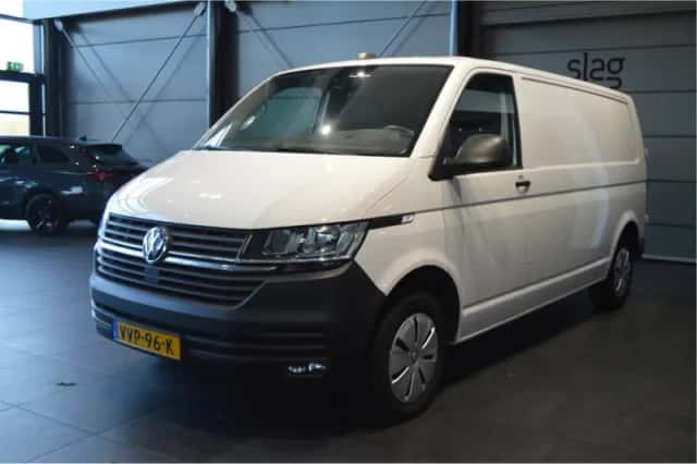 Volkswagen Transporter (2019) thumbnail 2