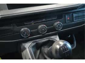 Volkswagen Transporter (2019) thumbnail 22