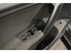 Volkswagen Tiguan (2016) thumbnail 13