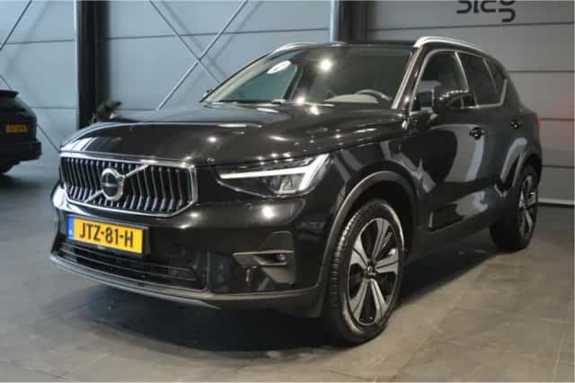 Volvo XC40 (2020) thumbnail 2