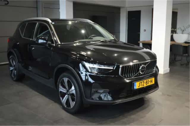Volvo XC40 (2020) thumbnail 3