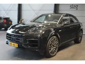 Porsche Cayenne (2025) thumbnail 2