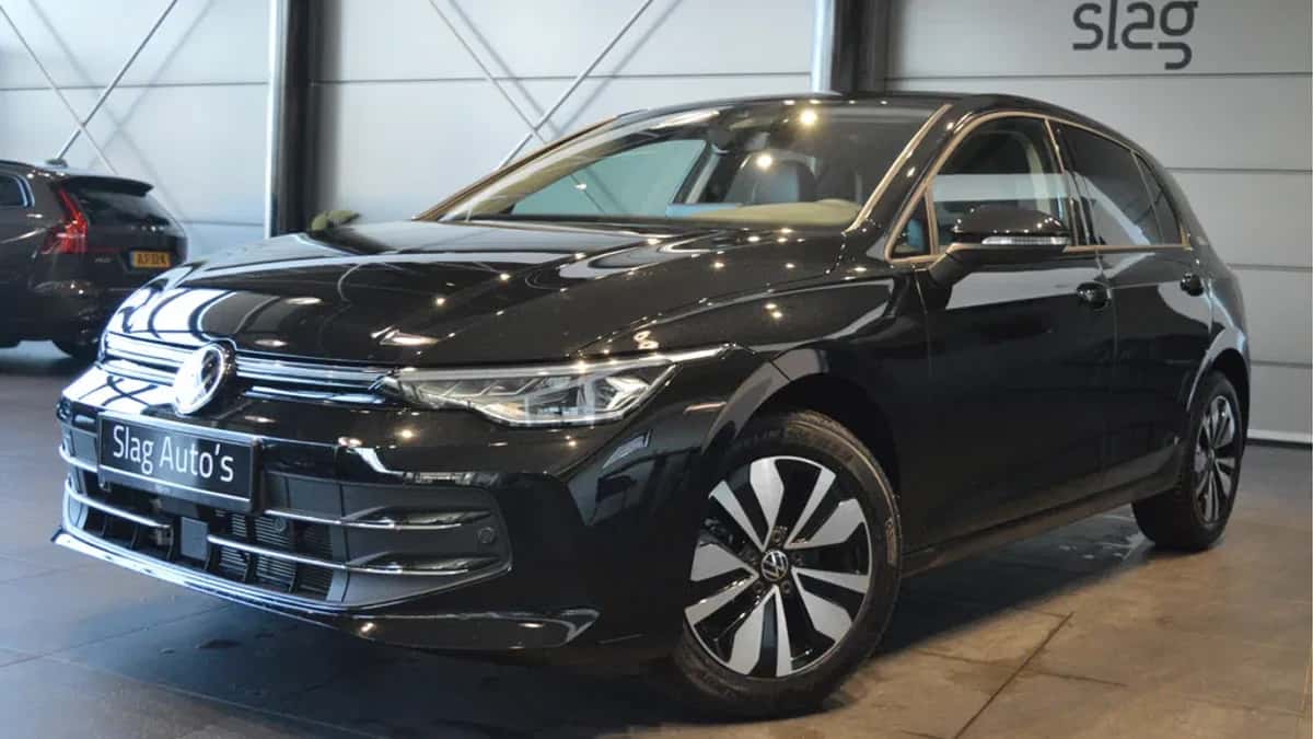 Volkswagen Golf (2024) — foto 1