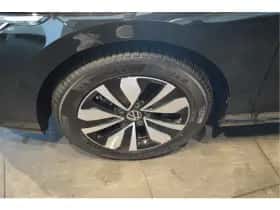 Volkswagen Golf (2024) thumbnail 10
