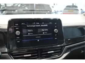 Volkswagen T-Roc (2022) thumbnail 25