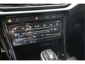 Volkswagen T-Roc (2022) thumbnail 28