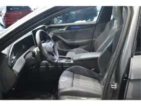 Volkswagen Passat (2023) thumbnail 17