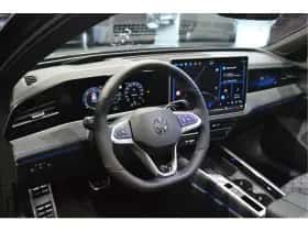 Volkswagen Passat (2023) thumbnail 21