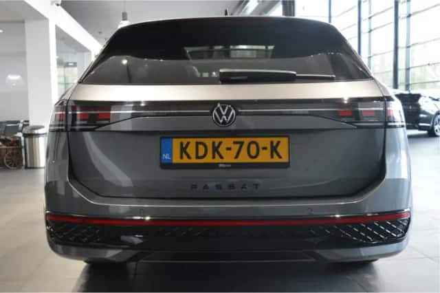 Volkswagen Passat (2023) thumbnail 5